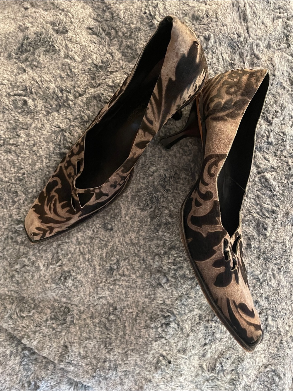 CYDWOQ "Victim " Vintage Tanned Cut Out Kitten Abstract Design Heels
